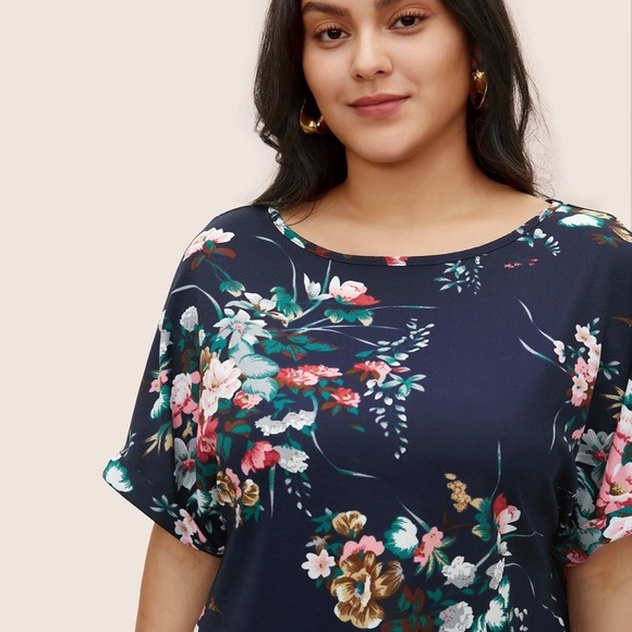 NWT BloomChic Floral Print Blouse - Navy and Pink - Picture 3 of 7